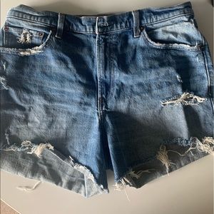 Abercrombie High Rise 4” shorts